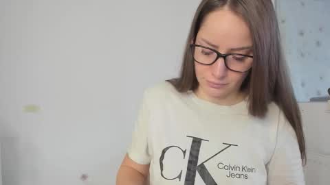 diamondkay_ online show from February 5, 8:50 am