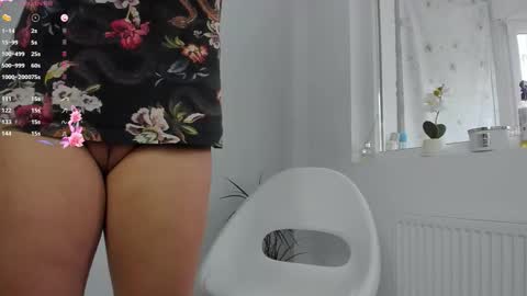 diamondkay_ online show from November 6, 8:09 am