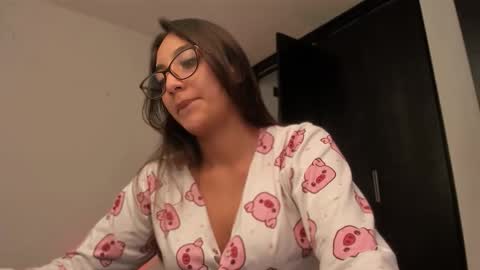 dianadirty1 online show from December 16, 9:20 pm