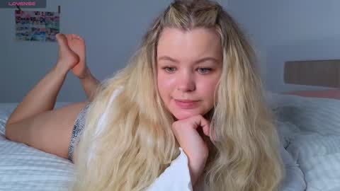 Snapshot of dianaholiday chatting on October 25, 12:46 pm Olga online show from October 25, 12:46 pm