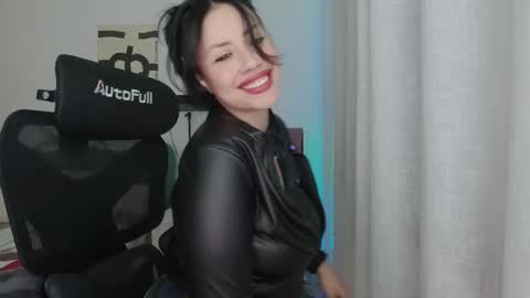 Anglica A online show from November 12, 8:29 pm