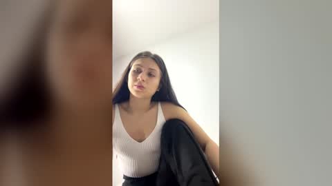 Cristal Independent model online show from April 22, 4:09 am