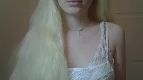 DitaMilton online show from February 2, 7:35 pm