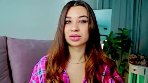 Tia online show from February 8, 8:12 pm