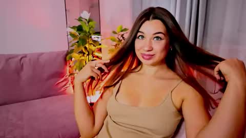 Tia online show from October 22, 9:53 pm