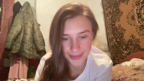 Snapshot of divine_beauty_girl chatting on February 14, 7:02 pm Valerie online show from February 14, 7:02 pm