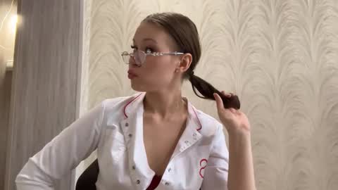 Olivia online show from November 26, 4:57 am