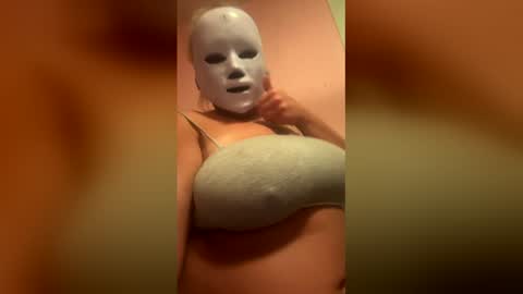 don996882242 online show from May 12, 8:37 pm