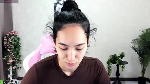 Aura online show from October 24, 2:51 am