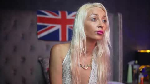  Donna  online show from July 13, 7:58 pm