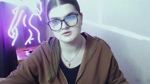 dora_candy_ online show from February 25, 2:04 pm