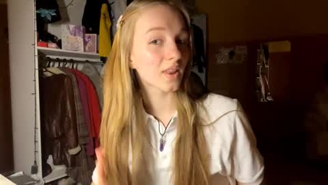 Anika online show from February 25, 5:22 pm