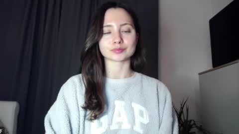 Nicole online show from January 7, 3:15 pm