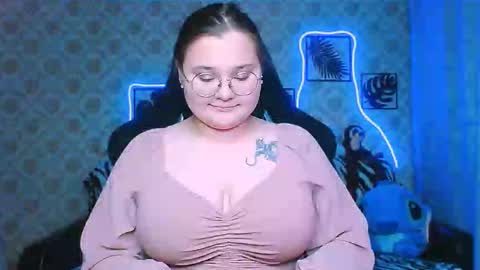 dreamforyoue2 online show from October 10, 7:41 pm