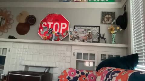 RIRI OR DREAMY online show from April 16, 2:01 am