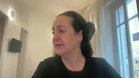 Dr. Resa online show from March 5, 8:10 am