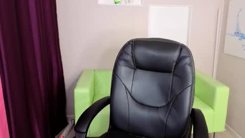 Snapshot of duimovochka chatting on October 28, 9:26 am duimovochka online show from October 28, 9:26 am