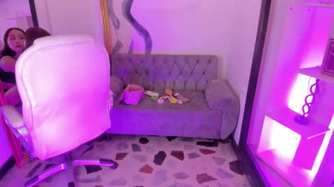 dulceprince1 online show from March 27, 8:31 pm