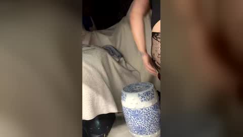 dumpster4u online show from April 10, 4:40 am