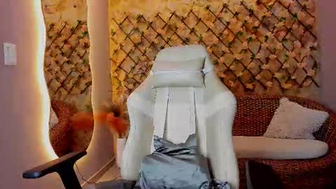 duskybeautyy online show from March 5, 2:46 pm