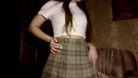 Yuni online show from March 31, 4:51 pm