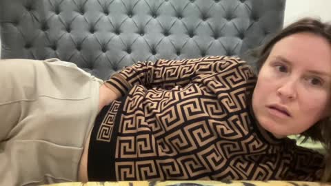 Nadia Ferreira  online show from December 8, 7:54 pm