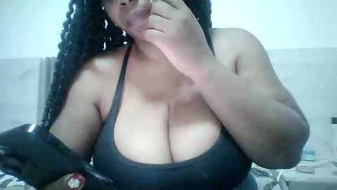 ebonny258729 online show from May 25, 5:56 pm