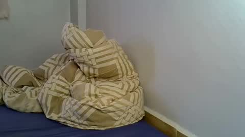 Queen online show from February 12, 8:16 am