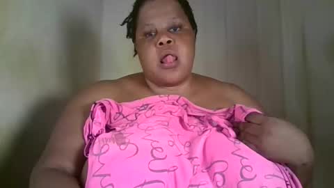 Snapshot of ebony_magixs chatting on October 21, 5:00 am ebony_magixs online show from October 21, 5:00 am