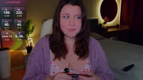 Snapshot of edalyn_af chatting on October 1, 7:52 pm      online show from October 1, 7:52 pm