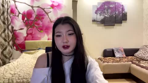 Eri online show from April 18, 7:07 pm