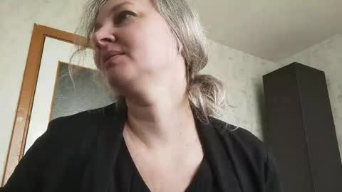 edithmanning online show from May 16, 6:27 am