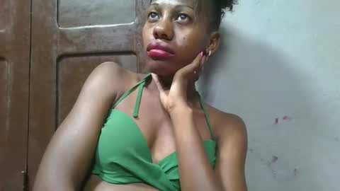 edwige770943 online show from May 25, 9:08 am