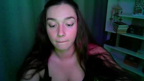 Snapshot of effie_balconii chatting on September 13, 2:36 pm effie_balconii online show from September 13, 2:36 pm