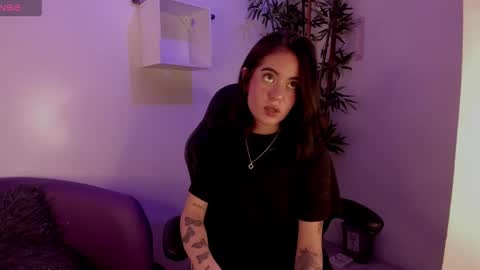 Eiimy  online show from December 18, 5:18 pm