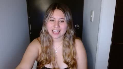 EIMY   MODEL INDEPENDENT online show from March 26, 6:26 am