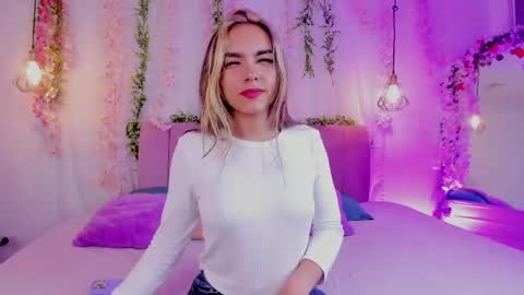 eimy_rosse18 online show from May 18, 1:17 pm