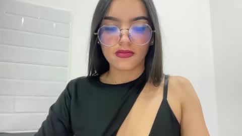 eimy_rosse18 online show from May 5, 1:36 pm