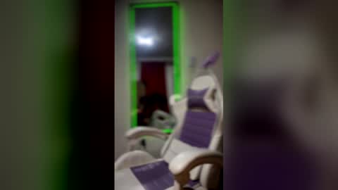 Elahia online show from December 18, 12:48 am