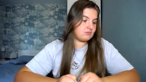 Elanis online show from September 25, 2:05 pm