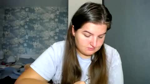 Elanis online show from October 4, 12:44 pm