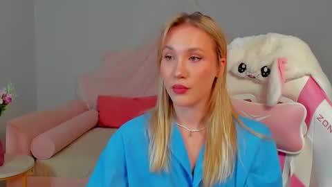 elaravoltage online show from July 24, 6:17 pm