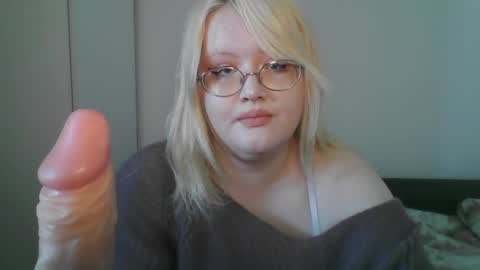 elayne_sweet online show from April 19, 8:03 am