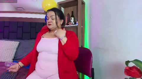 elenna_boobs_ online show from July 14, 3:11 am