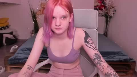 elieiza_xo online show from February 1, 9:30 am