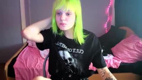 elieiza_xo online show from April 24, 9:23 am