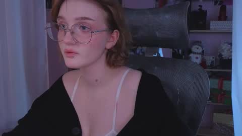 Ellie online show from December 3, 5:21 am