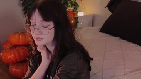 Ellie online show from November 4, 5:12 am