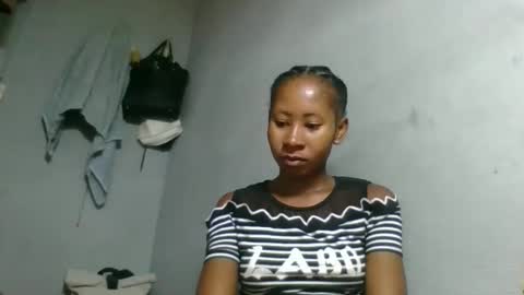 elina981 online show from February 4, 6:49 am