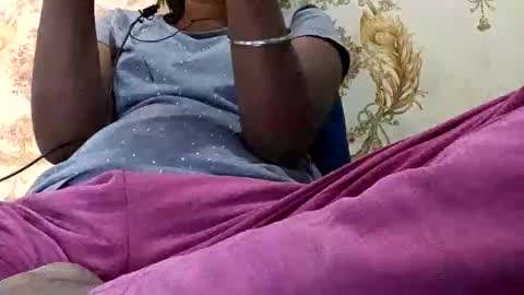 elina_roy03 online show from November 12, 5:27 am